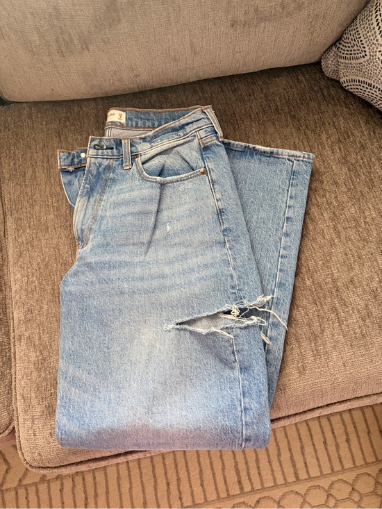 Abercrombie & Fitch Denim - A&F-Women Baggy Mid-Rise Jean with slit cuts